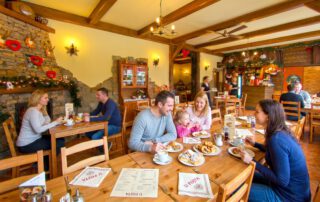kuchnia regionalna Wisła, restauracja Beskidy, dania góralskie, gdzie zjeść Wisła, tradycyjne smaki
